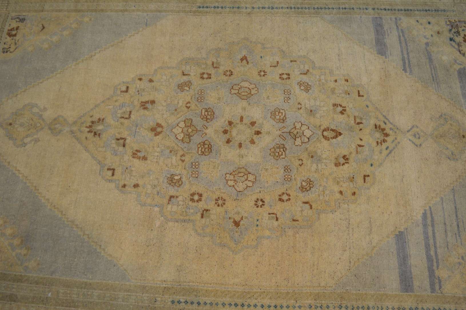 5' 8" x 9' 3" Turkish Oushak Rug - Image 5
