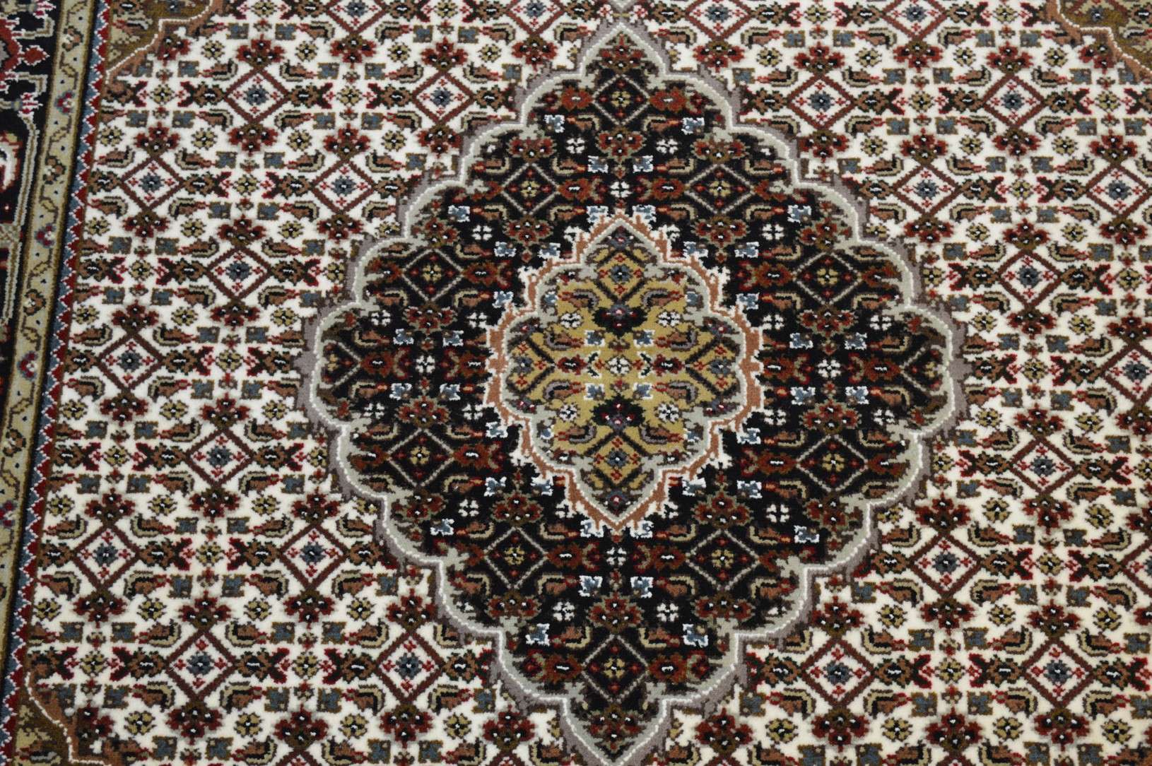 4' 3" x 6' 2" India Bijar Rug - Image 5