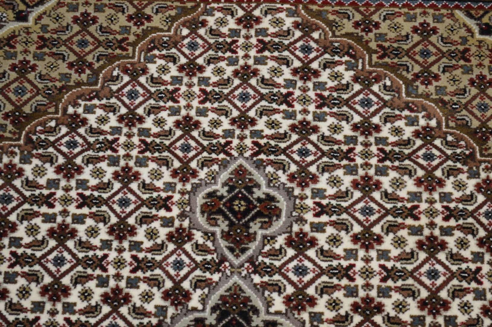 4' 3" x 6' 2" India Bijar Rug - Image 10