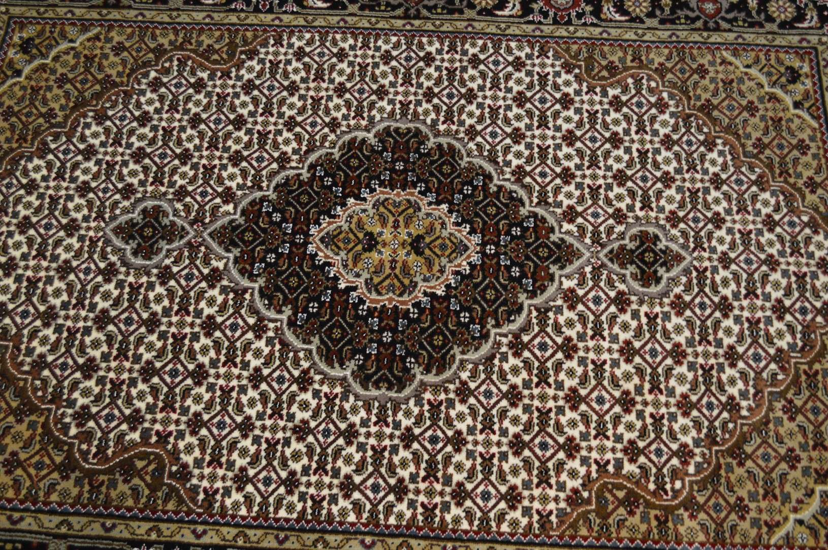 4' 3" x 6' 2" India Bijar Rug - Image 7