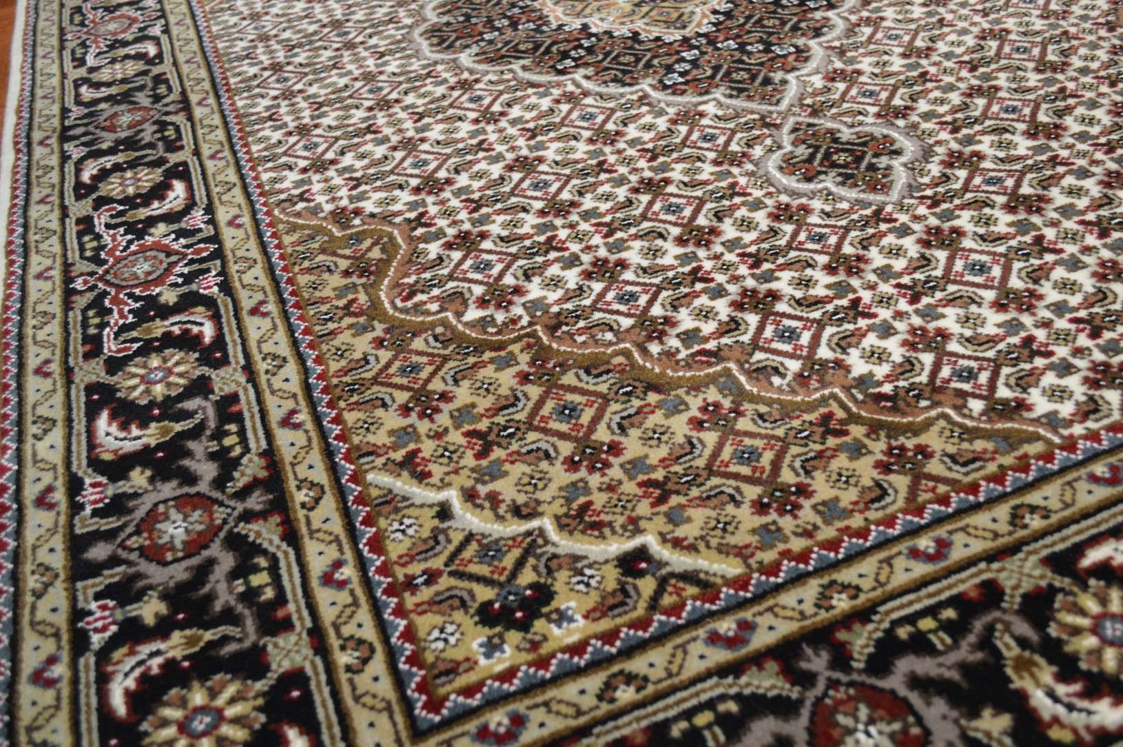 4' 3" x 6' 2" India Bijar Rug - Image 9