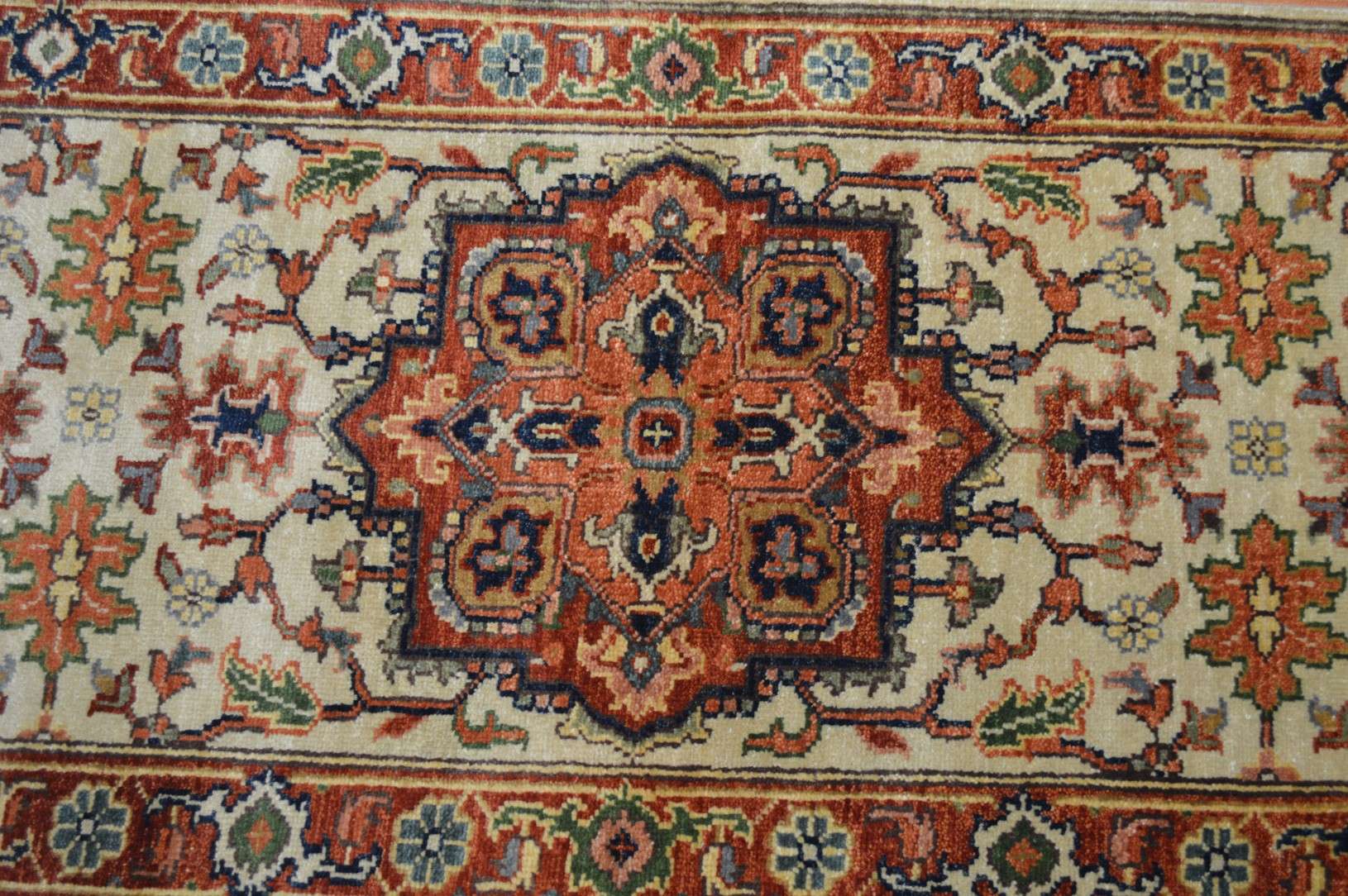 2' 6" x 9' 8" India Serapi Runner - Image 7