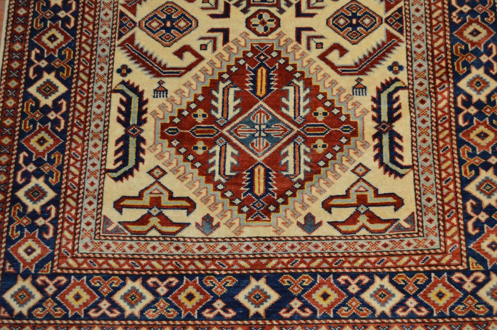 3' 8" x 5' 8" Pakistan Shirvan Rug - Image 3