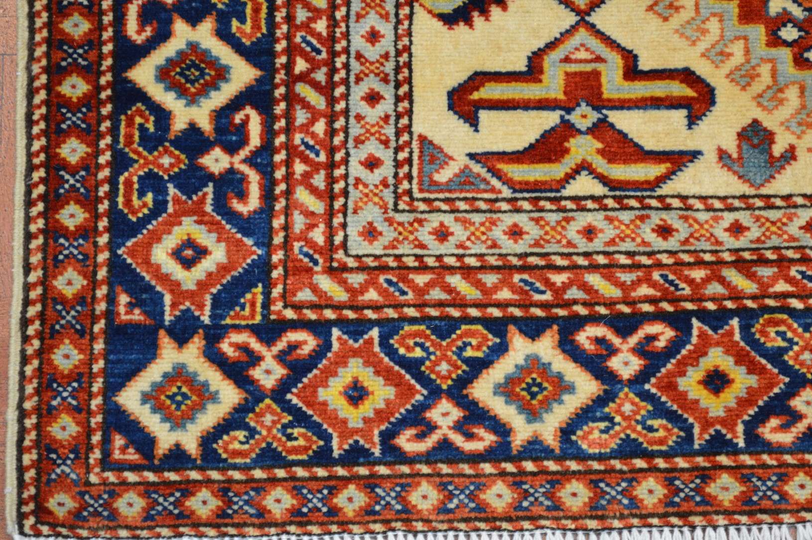 3' 8" x 5' 8" Pakistan Shirvan Rug - Image 6