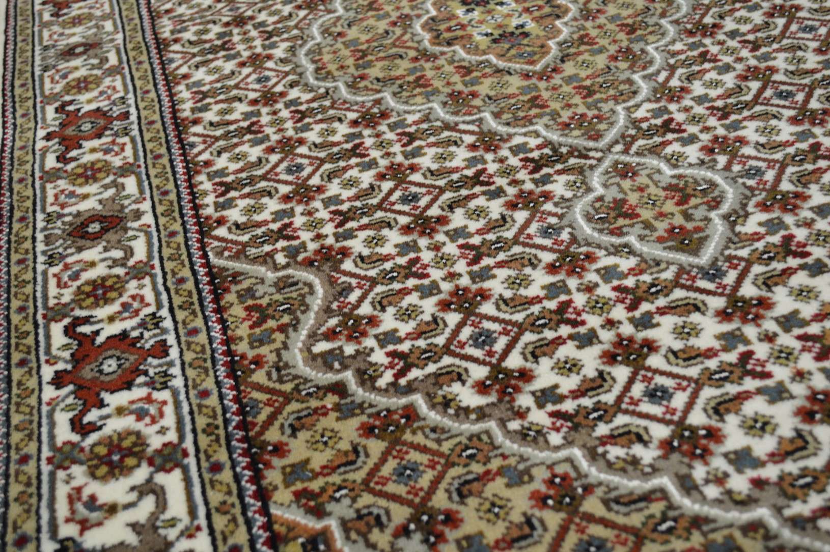 3' 1" x 5' 2" India Bijar Rug - Image 10
