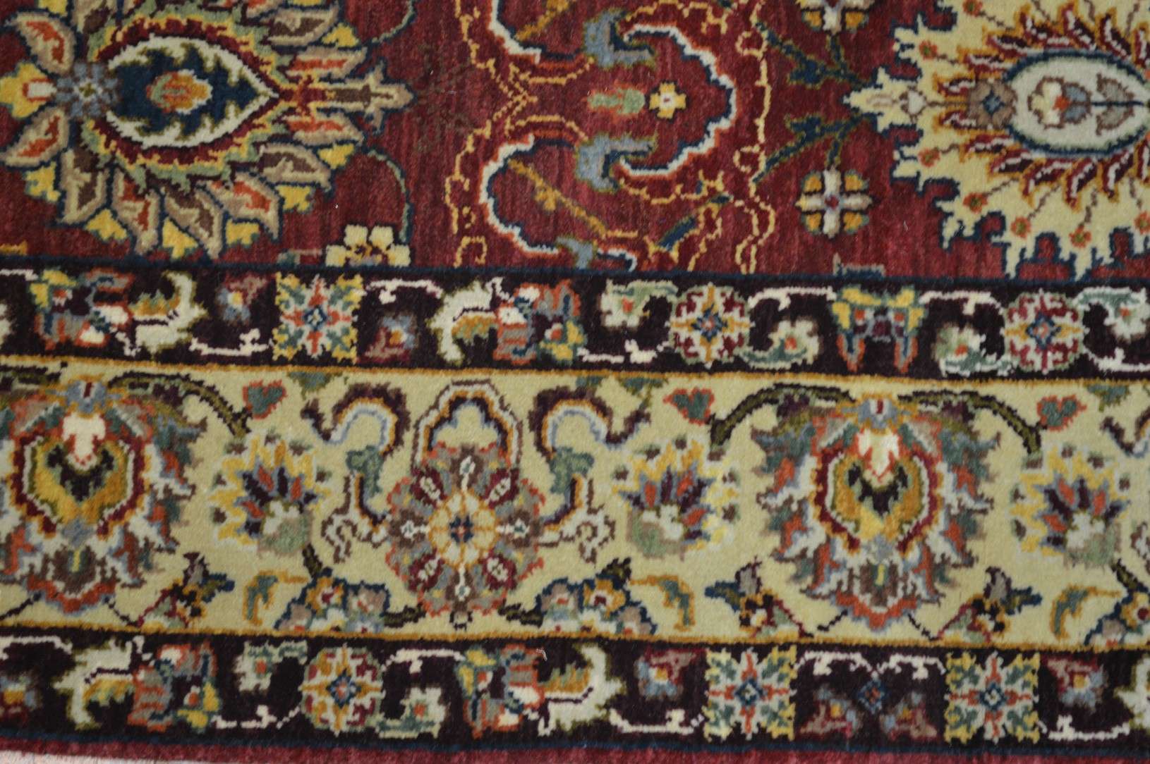4' 0" x 5' 9" India Agra Rug - Image 8