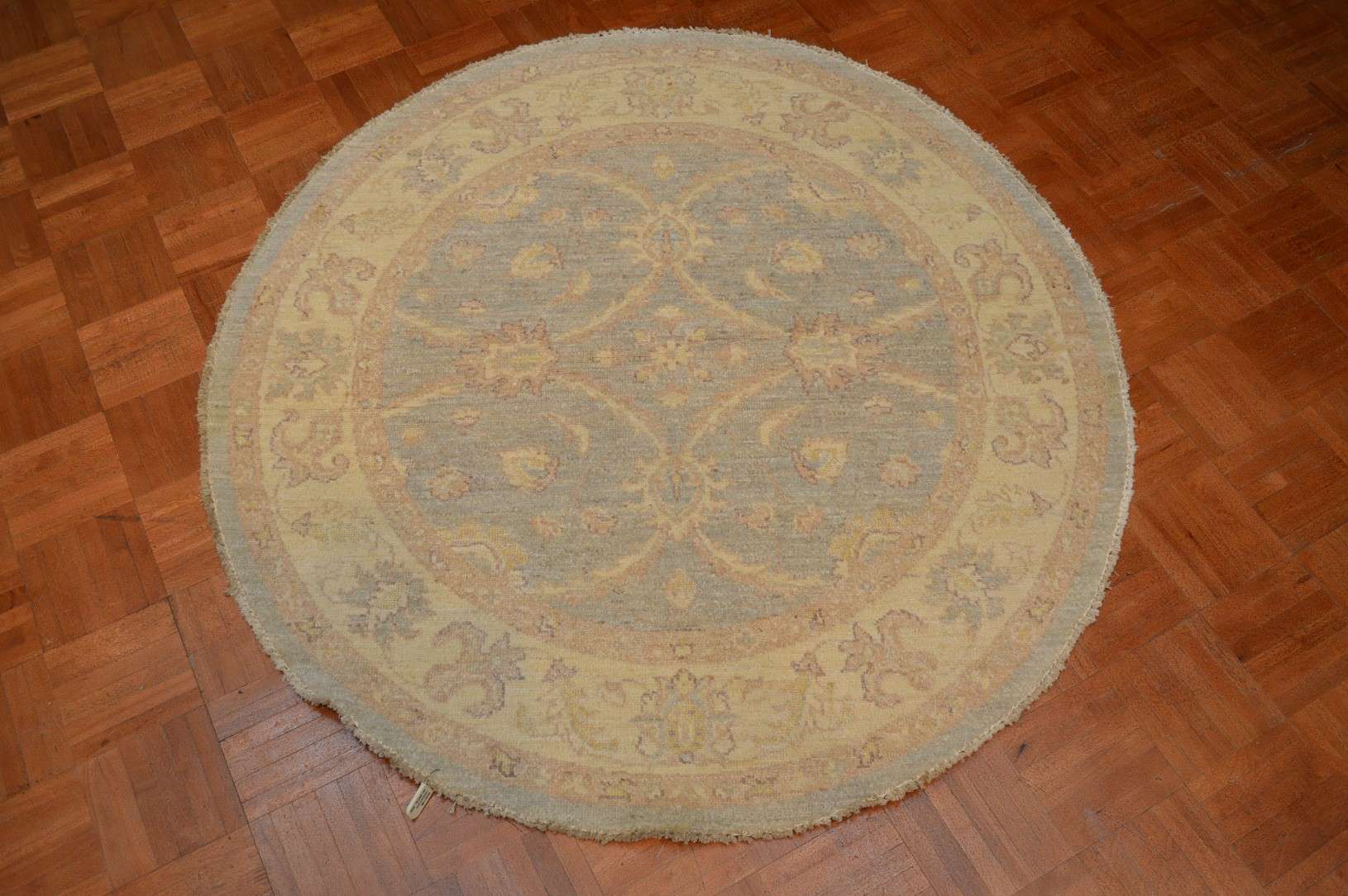 4' 0" x 4' 0" Pakistan Peshawar Round Rug - Image 2