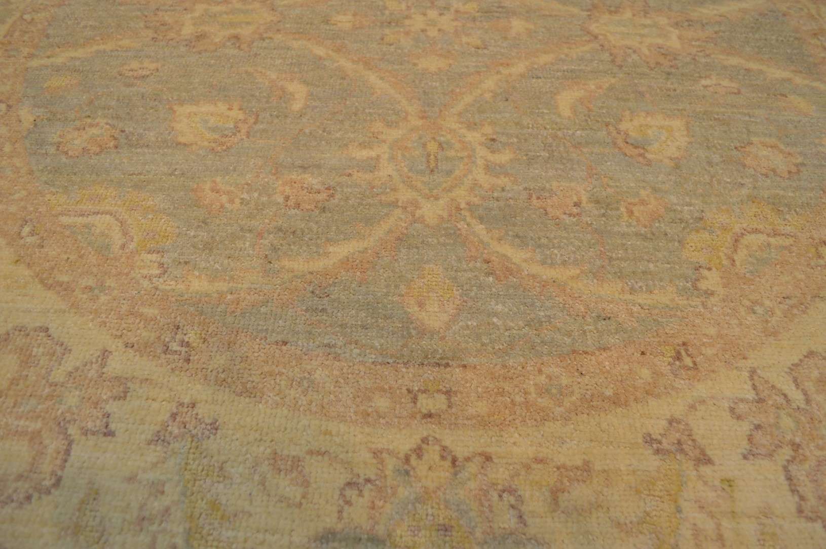 4' 0" x 4' 0" Pakistan Peshawar Round Rug - Image 9
